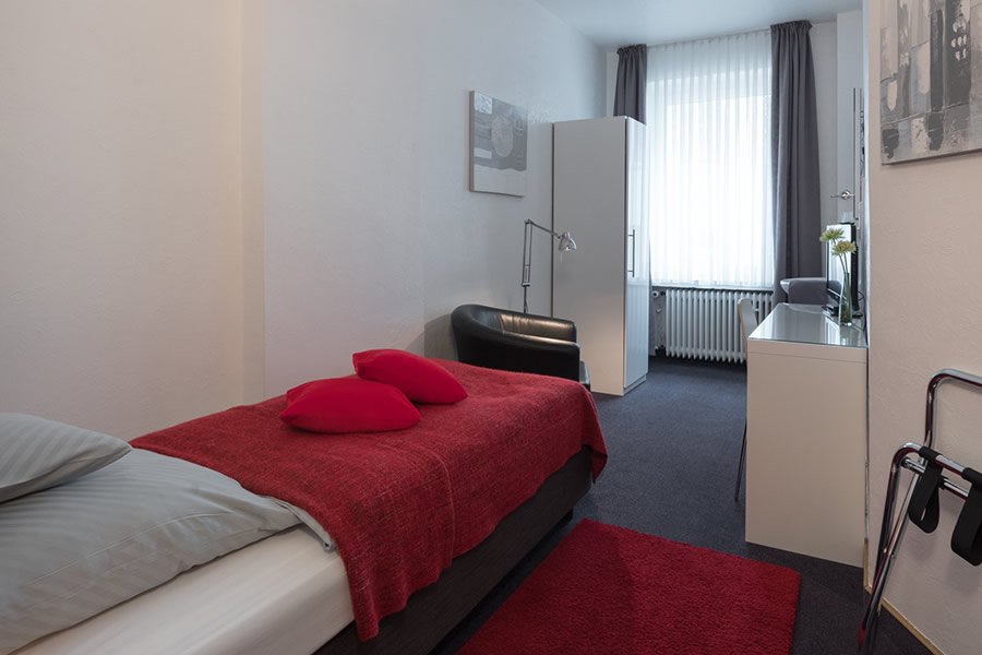 Einzelzimmer mit Dusche/WC im Brandenburger Hof | Hotel Köln